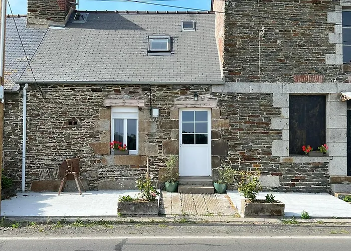 Domaine De La Ville Cherel, Maison En Pierre