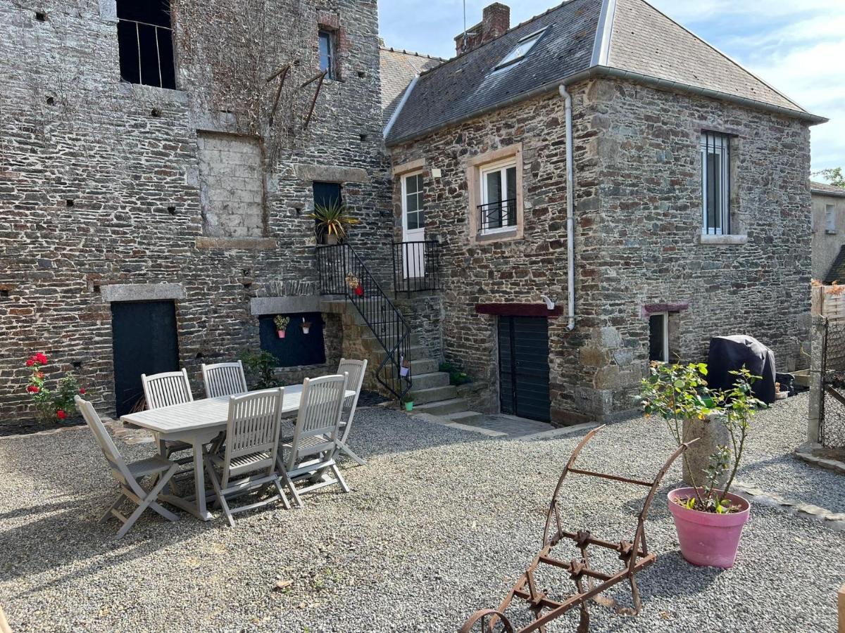 Holiday home Domaine De La Cherel, Maison En Pierre Pontorson