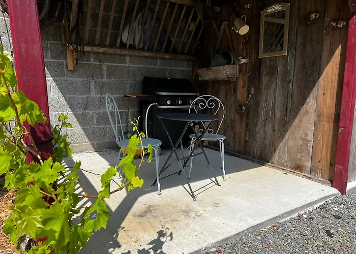 Domaine De La Ville Cherel, Maison En Pierre