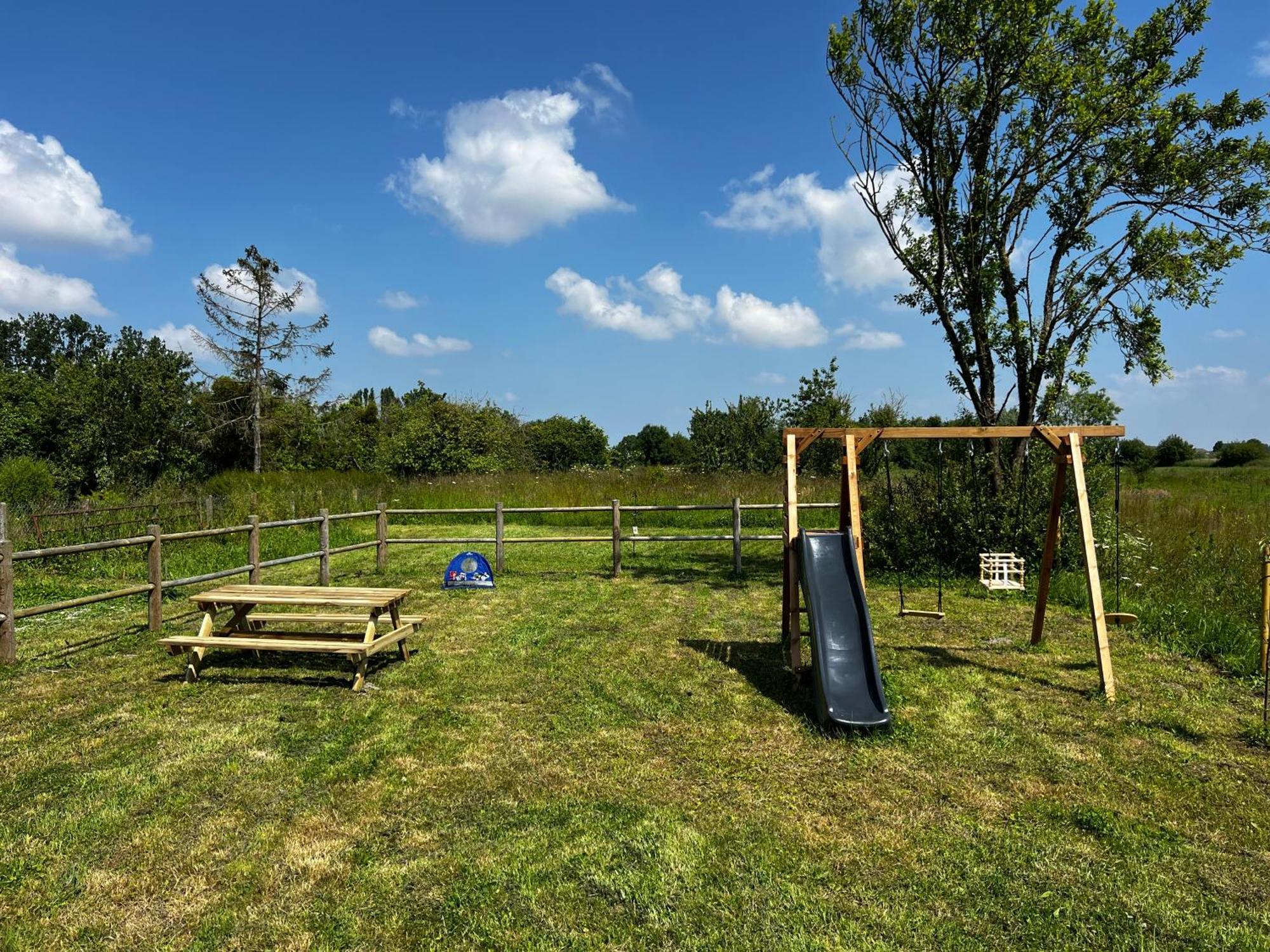 Domaine De La Cherel, Maison En Pierre Hébergement de vacances
